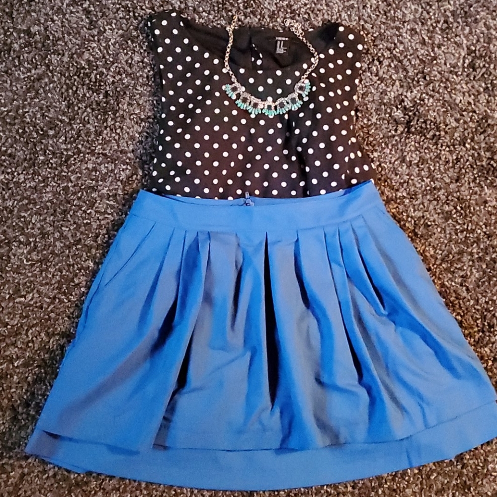 Skirt with pockets